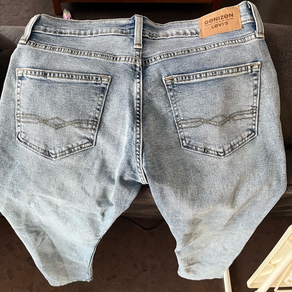 Levi slim jeans.30x30 - Picture 2 of 3